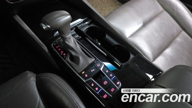 Kia K7 2017 — photo 12