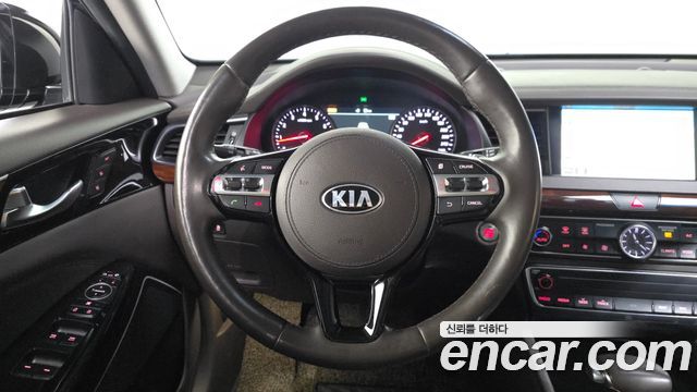 Kia K7 2017 — photo 19