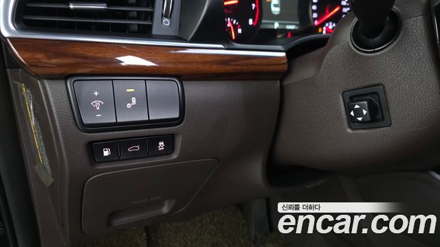 Kia K7 2017 — photo 29