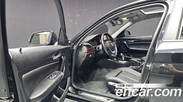 BMW 1-Series 2017 — photo 10