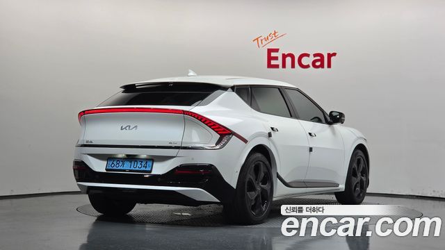 Kia EV6 2023 — photo 2