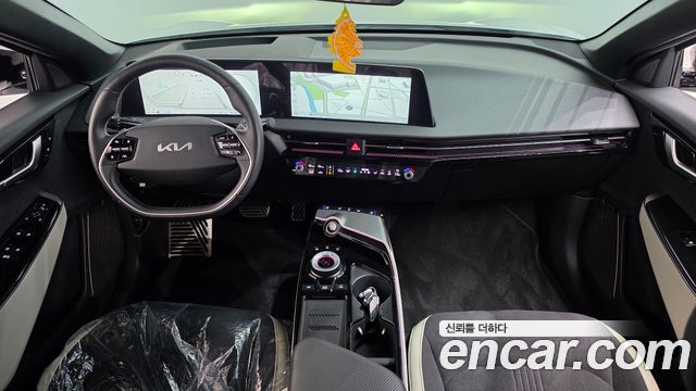 Kia EV6 2023 — photo 10