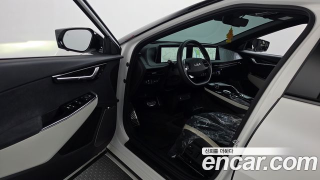 Kia EV6 2023 — photo 13