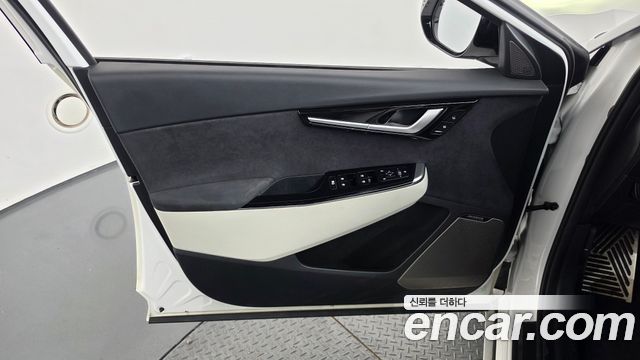 Kia EV6 2023 — photo 14