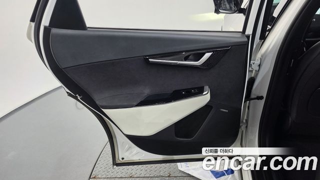 Kia EV6 2023 — photo 15