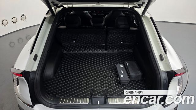 Kia EV6 2023 — photo 35