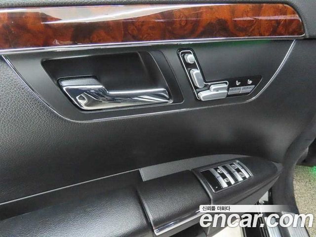 Mercedes-Benz S-Class 2008 — photo 15