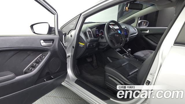 Kia K3 2017 — photo 13