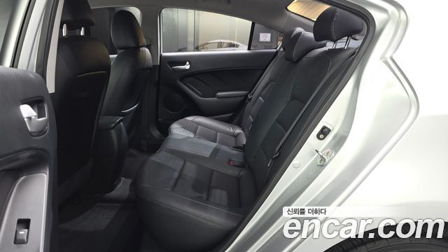 Kia K3 2017 — photo 18