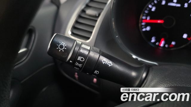 Kia K3 2017 — photo 23