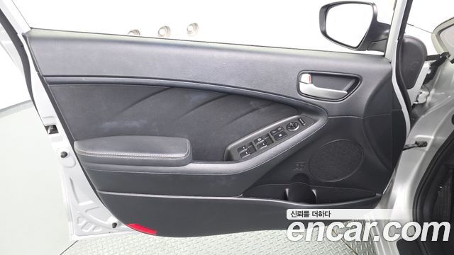 Kia K3 2017 — photo 14