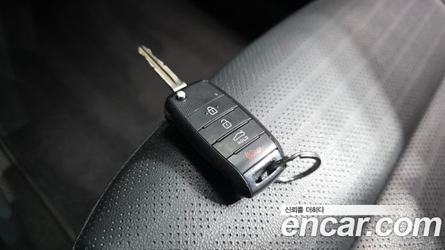 Kia K3 2017 — photo 29