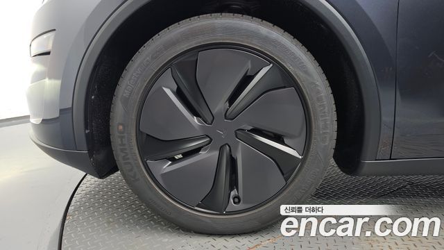 Tesla Model Y 2026 — photo 5