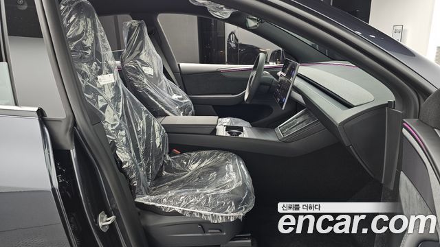 Tesla Model Y 2026 — photo 17
