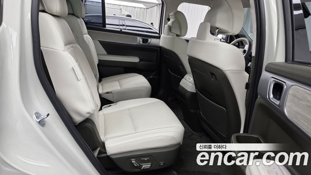 Hyundai Santafe 2025 — photo 17