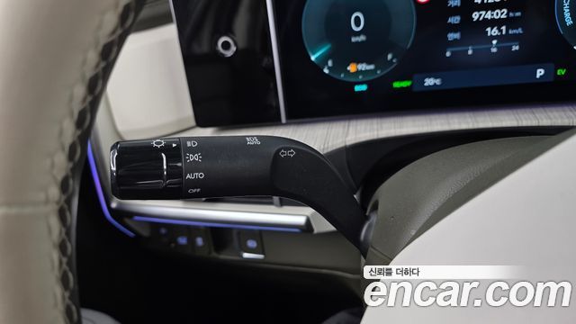 Hyundai Santafe 2025 — photo 27