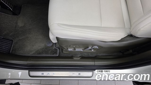 Hyundai Santafe 2025 — photo 31