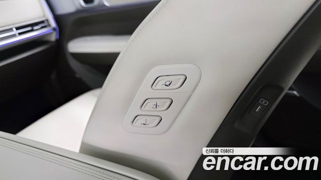 Hyundai Santafe 2025 — photo 32