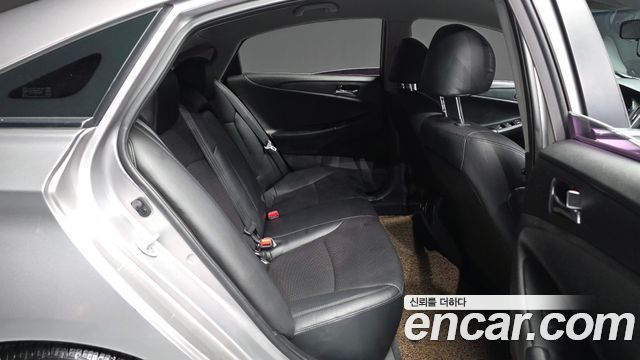 Hyundai Sonata 2014 — photo 18