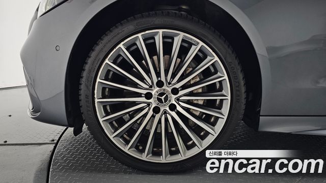 Mercedes-Benz C-Class 2022 — photo 5