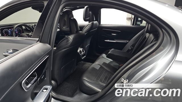 Mercedes-Benz C-Class 2022 — photo 17