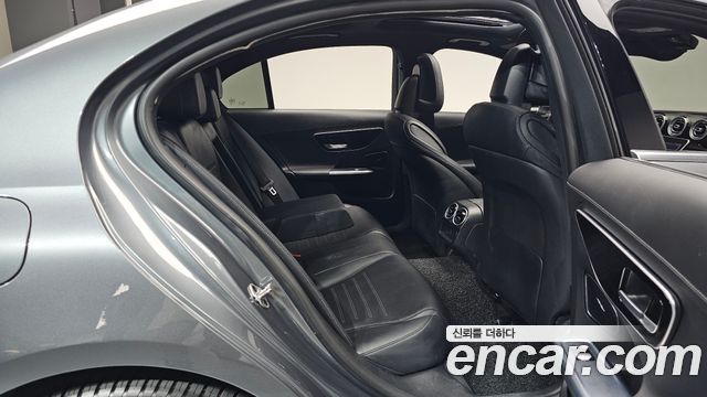 Mercedes-Benz C-Class 2022 — photo 18
