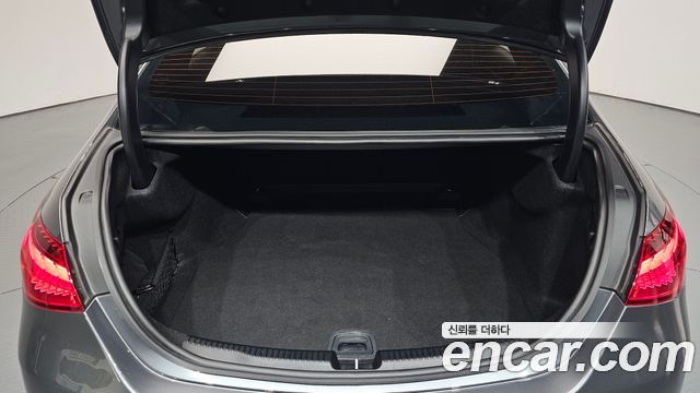 Mercedes-Benz C-Class 2022 — photo 26