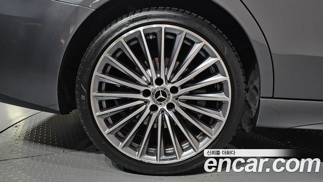 Mercedes-Benz C-Class 2022 — photo 7