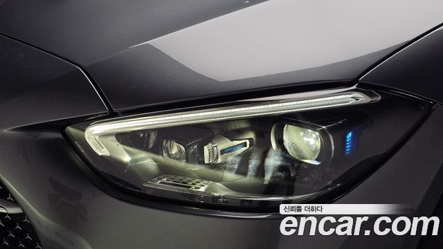 Mercedes-Benz C-Class 2022 — photo 8