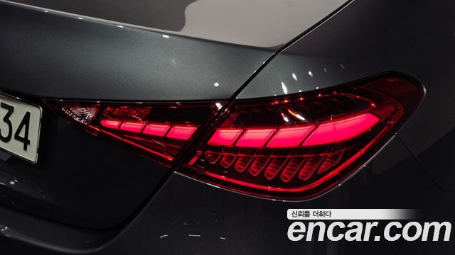 Mercedes-Benz C-Class 2022 — photo 9