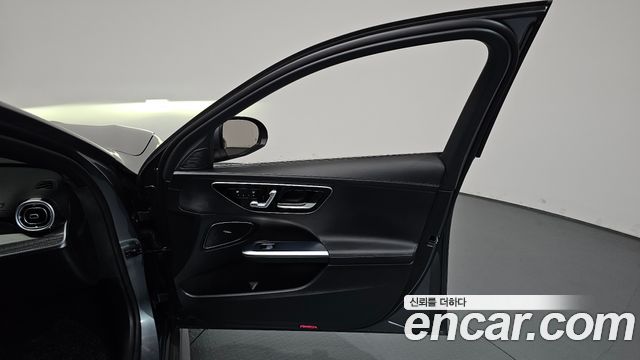 Mercedes-Benz C-Class 2022 — photo 14