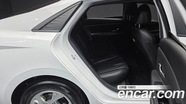 Hyundai AVANTE 2023 — photo 12
