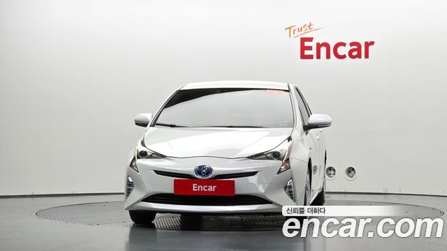 Toyota Prius 2018 — photo 3
