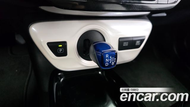 Toyota Prius 2018 — photo 12