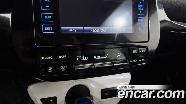 Toyota Prius 2018 — photo 22