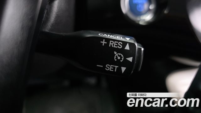 Toyota Prius 2018 — photo 23