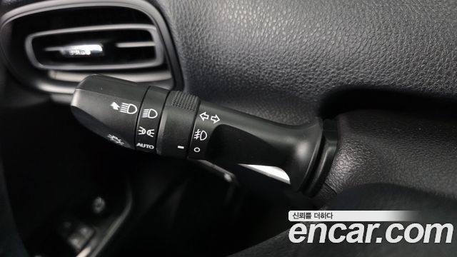 Toyota Prius 2018 — photo 24