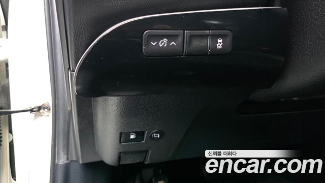 Toyota Prius 2018 — photo 28