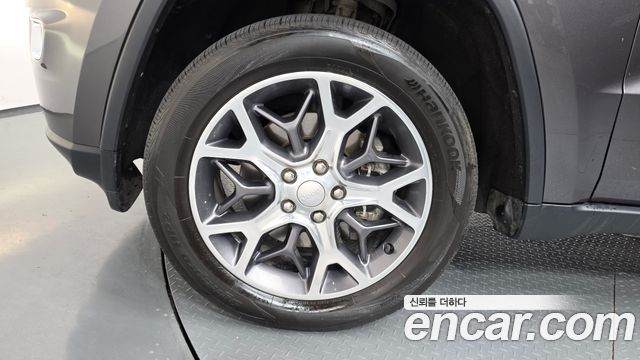 Jeep Cherokee 2021 — photo 5