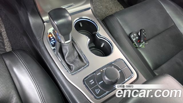 Jeep Cherokee 2021 — photo 12