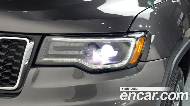 Jeep Cherokee 2021 — photo 8