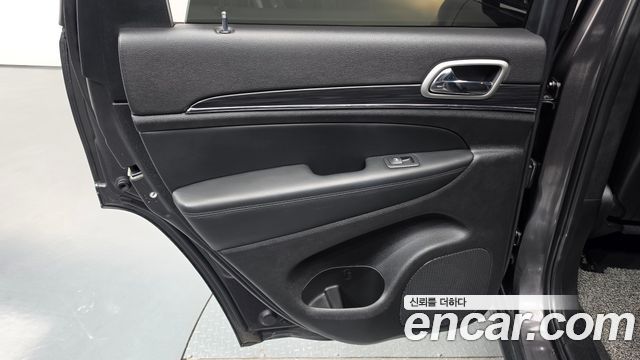Jeep Cherokee 2021 — photo 15