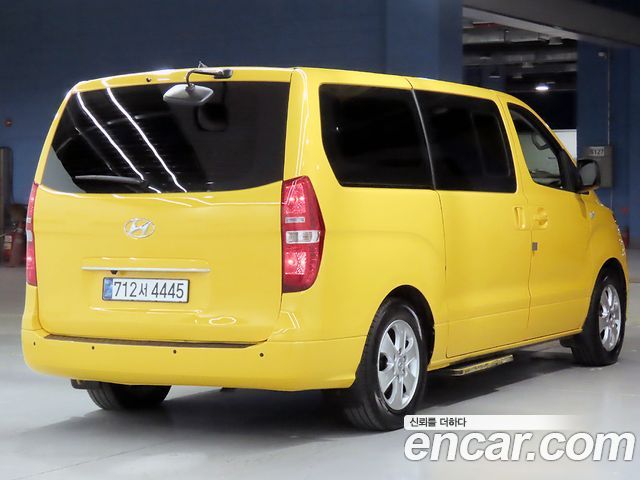 Hyundai Starex 2021 — photo 2