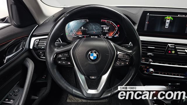 BMW 5-Series 2020 — photo 19
