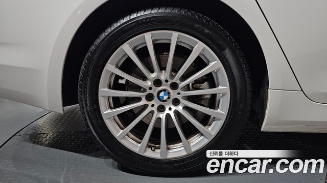 BMW 5-Series 2020 — photo 7