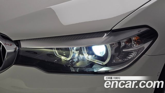 BMW 5-Series 2020 — photo 8