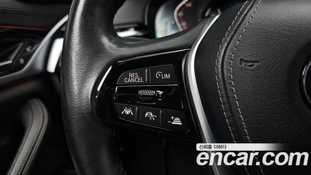 BMW 5-Series 2020 — photo 32
