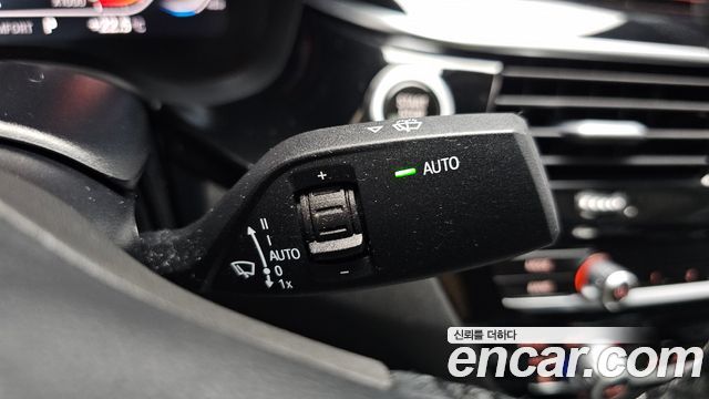 BMW 5-Series 2020 — photo 34