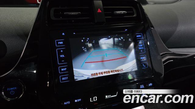 Toyota Prius 2017 — photo 21