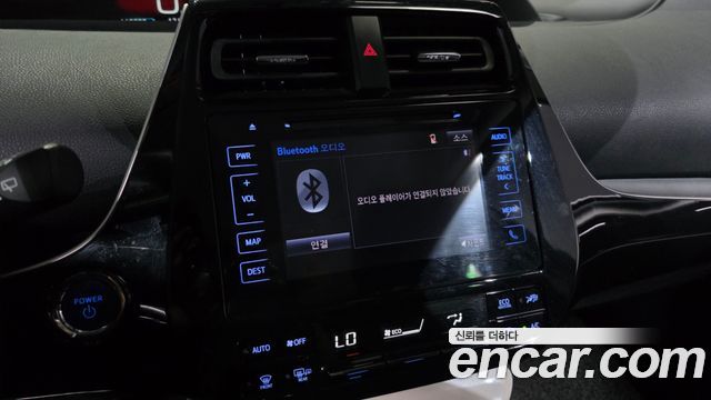 Toyota Prius 2017 — photo 22
